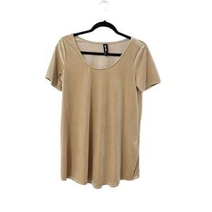 Agnes & Dora Tan Everyday Velvet Short Sleeve Top Size M